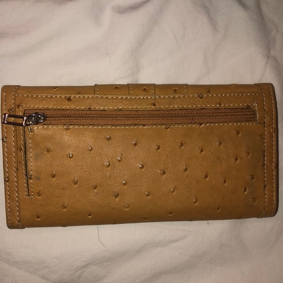 Authentic Guess Wallet - Picture 2 of 5